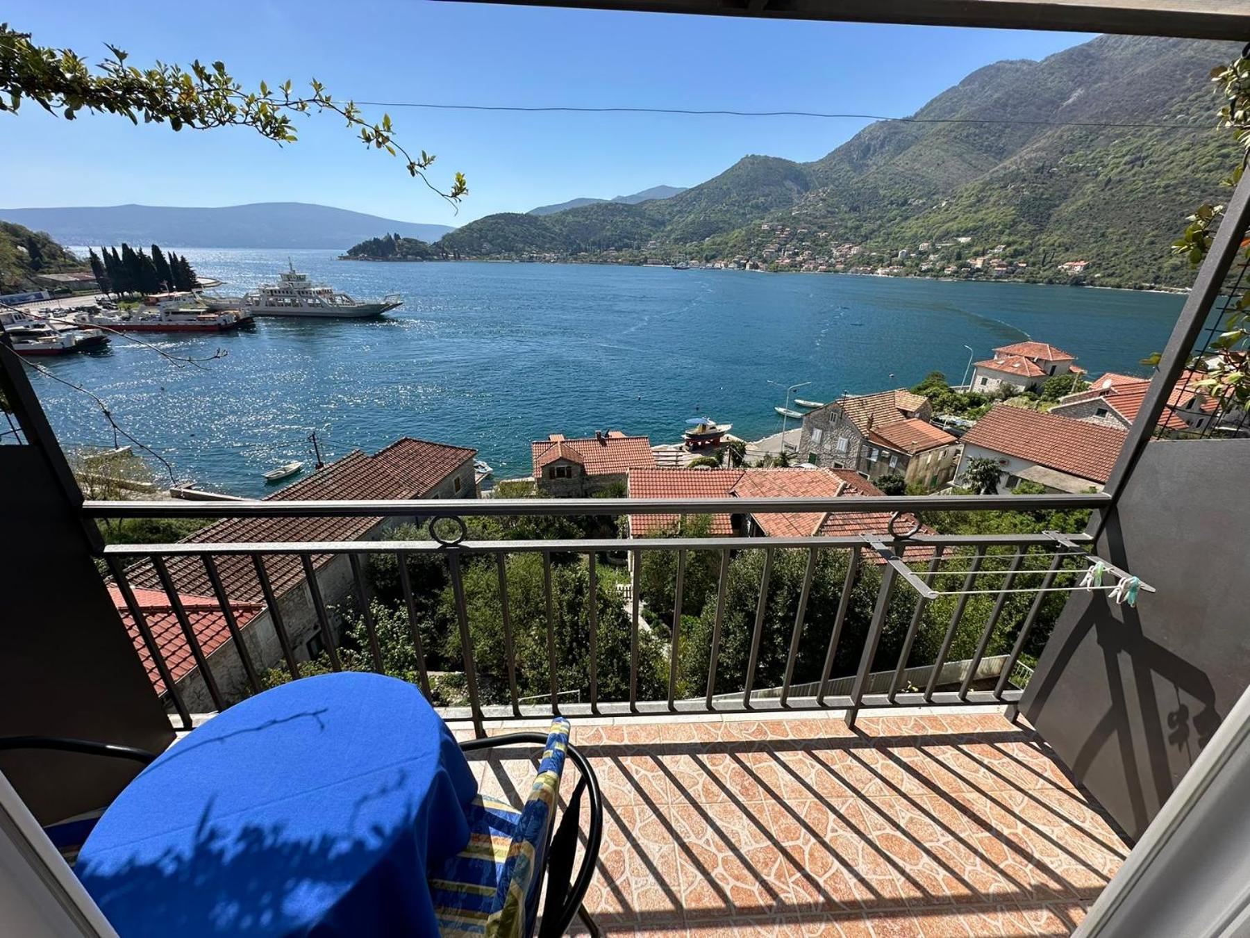 Apartments Okuka Tivat Exterior photo