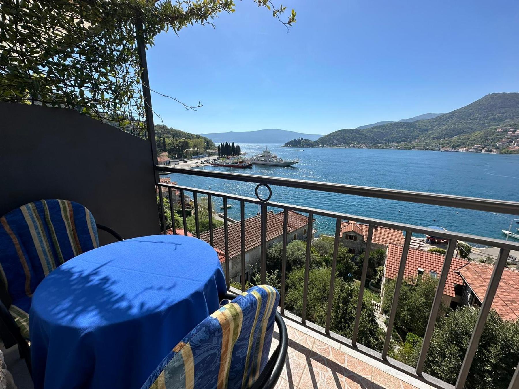 Apartments Okuka Tivat Exterior photo